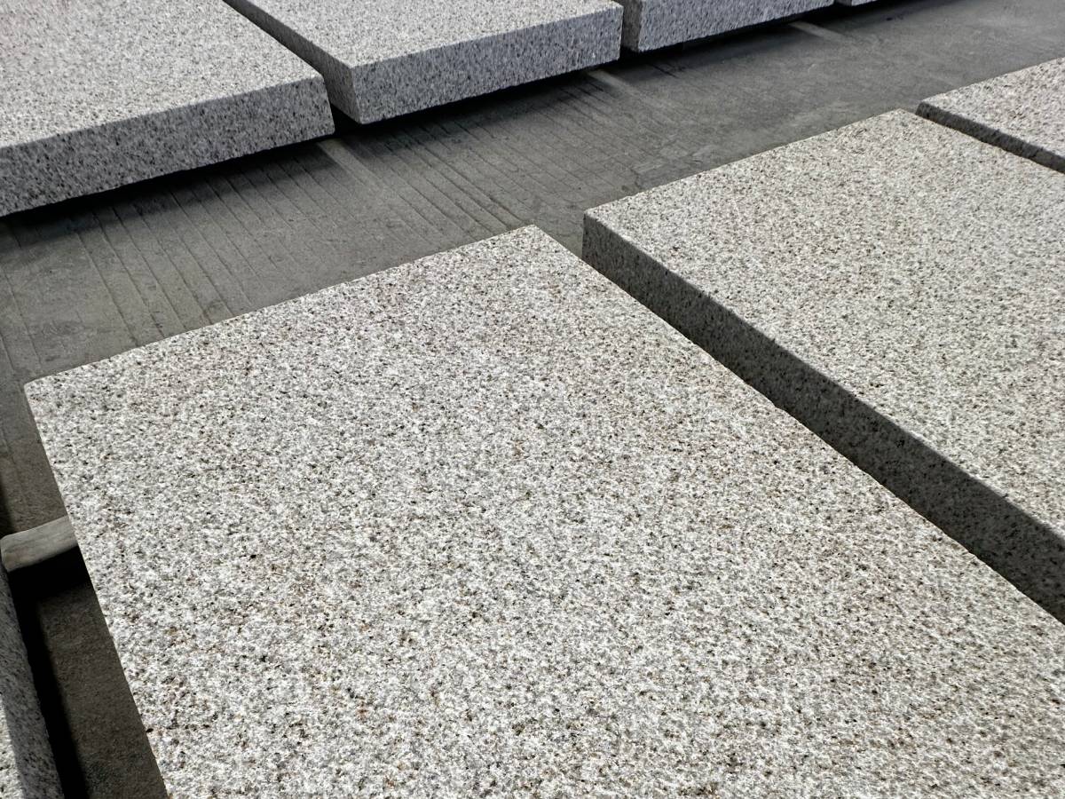 Bush Hammered Rustic Yellow Granite Pavers Factory Bush Hammered Rustic Yellow Granite Pavers Factory